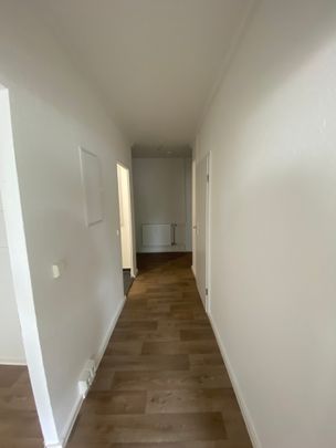 Geräumige Singlewohnung! Bezugsfertig zum 01.06.2024! - Photo 1