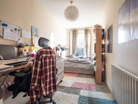 4 bedroom apartment to rent - Photo 2