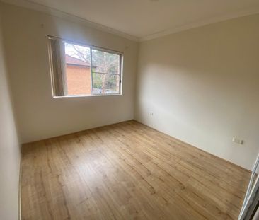 Very Clean 2 Bedroom Unit, Both With Built In Wardrobes, Double Tan... - Photo 4