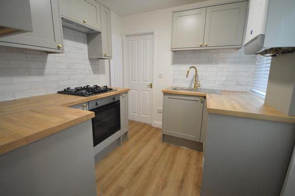 2 bedroom ground floor flat to rent - Photo 1