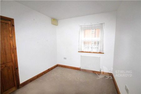 Liberty Lane, Addlestone, Surrey, KT15 1NW - Photo 3