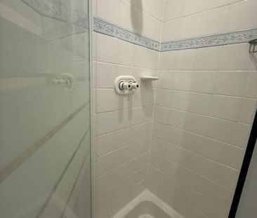 3 bedroom semi-detached bungalow to rent - Photo 5