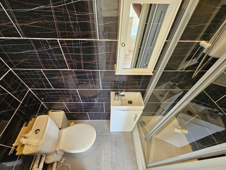 Studio Flat, Ashbourne Parade, W5 - Photo 3