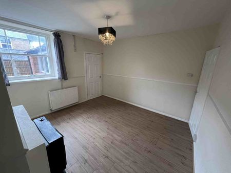 Parkers Lane, Mansfield Woodhouse, NG19 - Photo 2