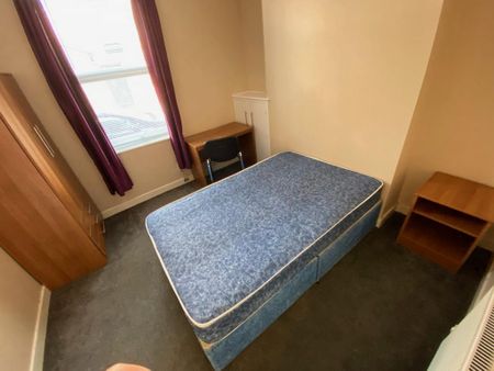 4 bedroom house to rent - Photo 3