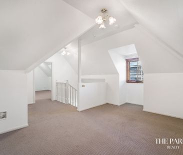 Beautifully Renovated Home ! - Photo 6