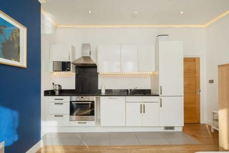 1 bedroom flat to rent - Photo 3