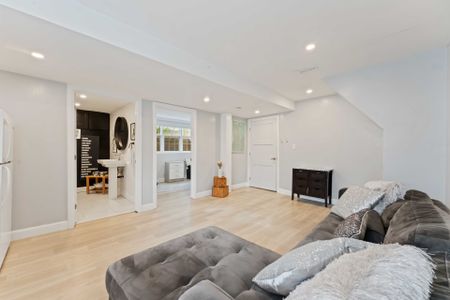 For Lease - 1223 Kitchener Avenue Unit# B, Hunt Club - South Keys and Area, Ontario - Photo 2