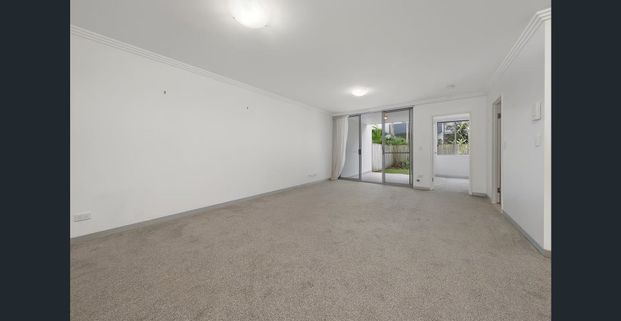 Stylish 1-bedroom apartment with courtyard - Photo 1