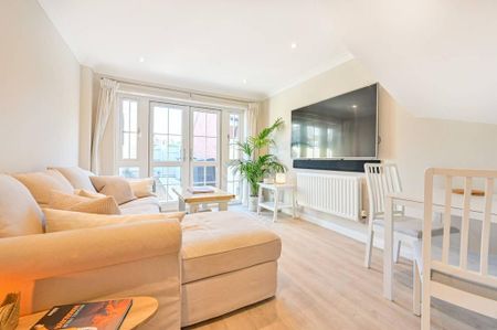 3 bedroom end of terrace house to rent - Photo 2
