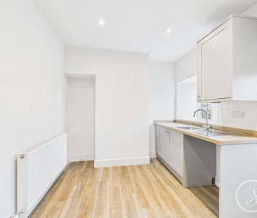 The Avenue, Harewood, Leeds, LS17 - Photo 6