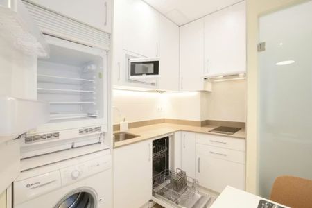 Calle de Hartzenbusch, Madrid, Community of Madrid 28010 - Photo 2