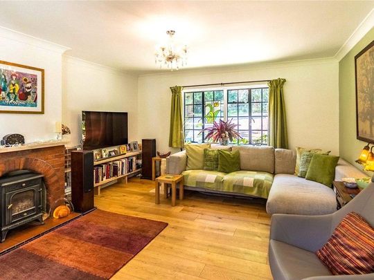 5 bedroom detached house to rent - Photo 1
