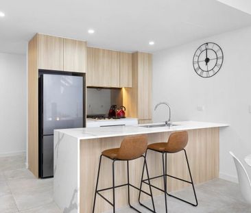 Modern Two Bedroom Unit in a Prime Location - Photo 3