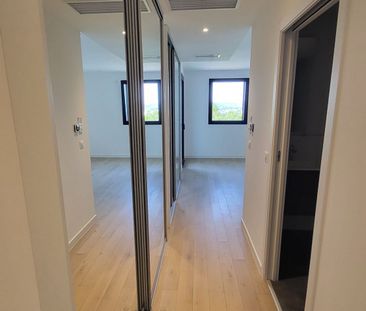 Location Appartement 5 pièces 164m² ANNECY LE VIEUX 74940 - Photo 5