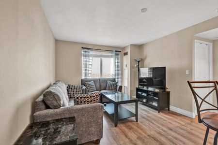 For Lease - 1 Lee Centre Drive Unit# 1215, Toronto, Ontario - Photo 3