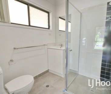 Quiet Street - Walk to Buxton Parkland - Two Living Zones - Photo 6