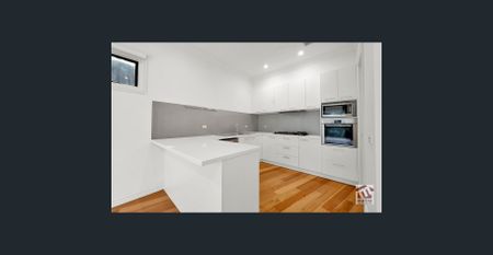 FRESHLY PAINTED IN CENTRAL LOCATION! - Photo 2