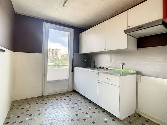 Appartement 3 pièces 57m2 MARSEILLE 14EME 750 euros - Photo 1