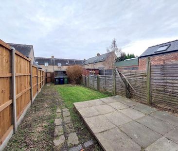 3 bedroom terraced house to rent - Photo 2