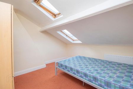 3 Fitzroy Avenue, Belfast, BT7 1HS - Photo 4