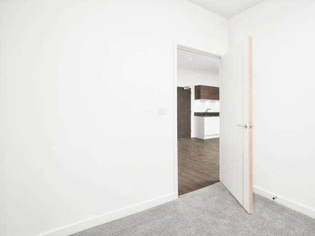 Bracknell, Berkshire, RG12 - Photo 2