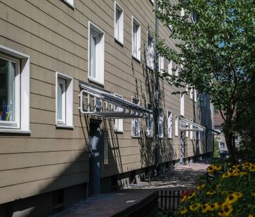 Zentral wohnen und entspannen auf dem sonnigen Balkon - Photo 1