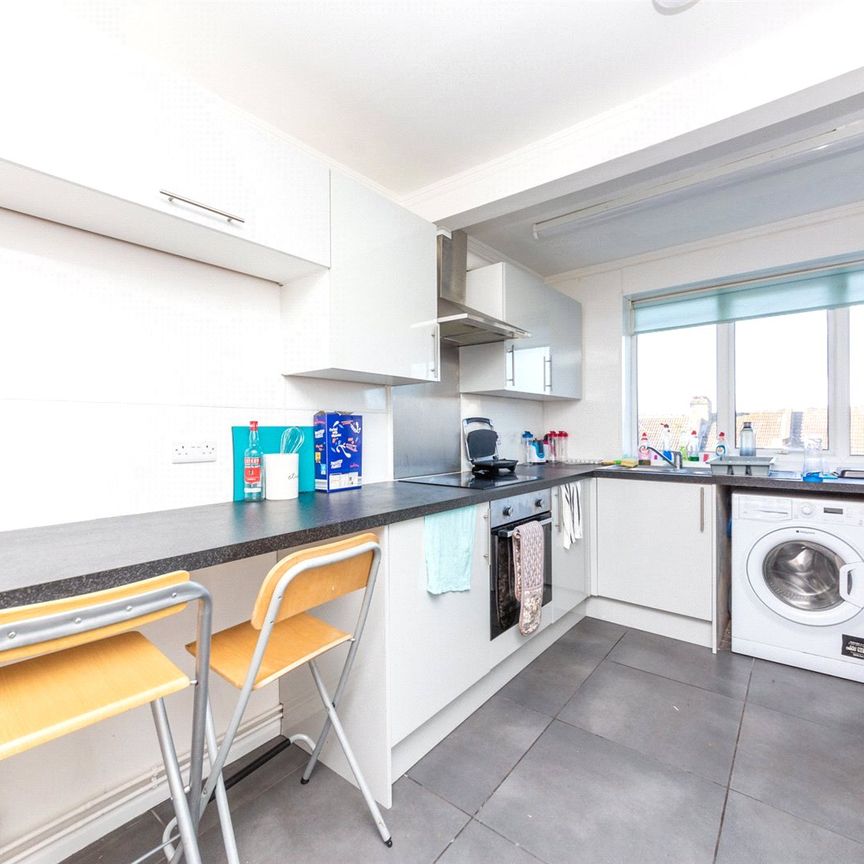 4 bedroom terraced house to rent - Photo 1