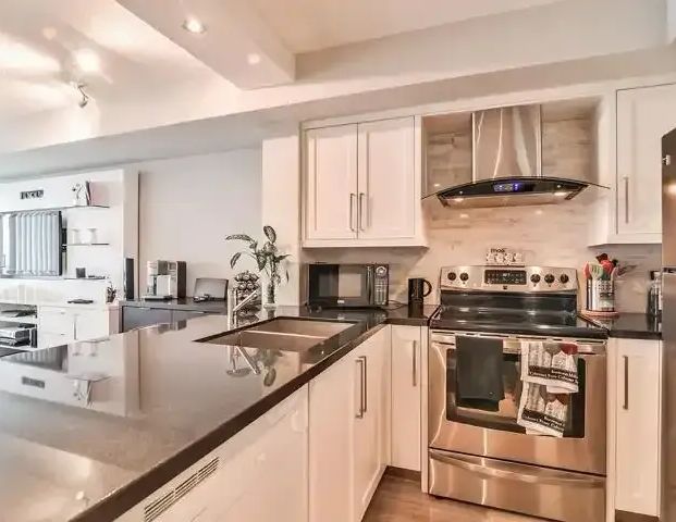 1 Elm Dr, Mississauga, ON L5B 4M1 | 1 Elm Drive, Mississauga - Photo 1