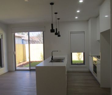 Near new modern unit! - Photo 5