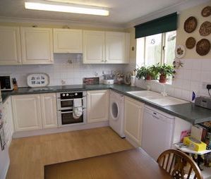 3 bed Semi Detached, - Photo 6