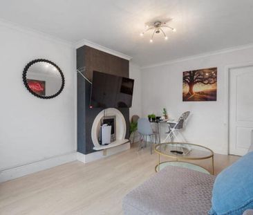 2 bedroom semi-detached house to rent - Photo 2