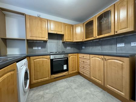 2 Bed Terraced House, Brook Street, LU3 - Photo 4