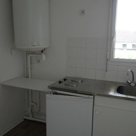Location Appartement 1 pièce 27m² MONT DE MARSAN 40000 - Photo 3
