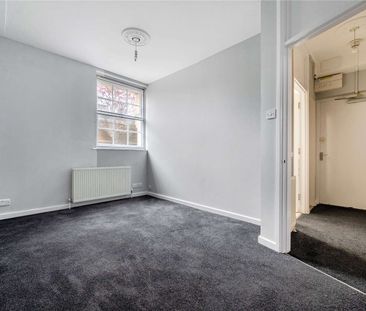 A one bedroom apartment to rent, available now having been refurbis... - Photo 4