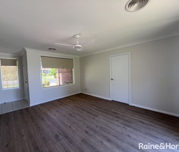 Renovated & Spacious 2 Bedroom Villa - Photo 6