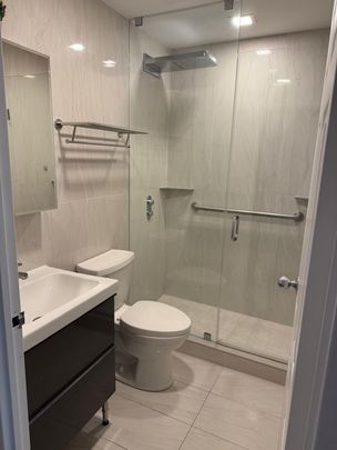 For Lease - 80 Quebec Avenue Unit# 811, Toronto, Ontario - Photo 1