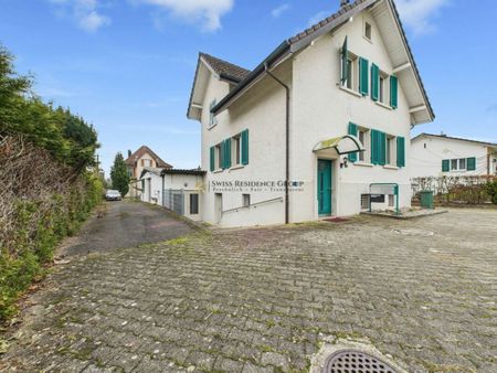 Diversified single-family home with commercial opportunity and car lift - Photo 5