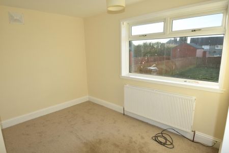 2 bedroom ground floor flat to rent - Photo 3