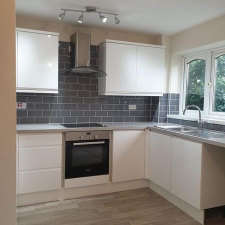 2 bedroom terraced house to rent - Photo 3