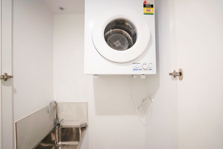 Comfort Meets Convenience, Welcoming Two-Bedroom Apartment in Metropol - Photo 2