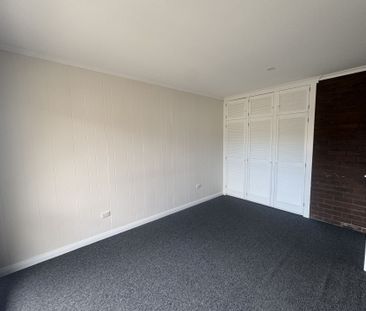 Thinking of moving? Live here! - Photo 1