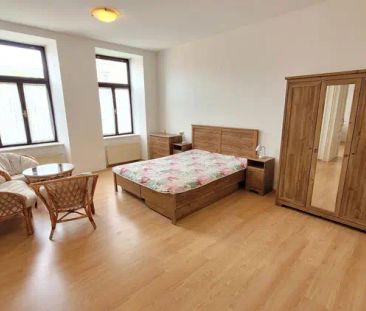 velkometrážní byt 2+1, vybavený, Zámecké náměstí, Frýdek - Fotografie 4