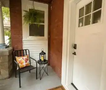 West End Living – Spacious Newly Renovated 2+Den Main For Rent | 56... - Photo 1