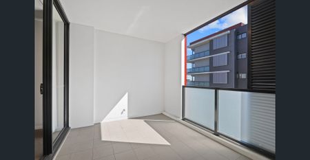 Oversized Two Bedroom Apartment! - Photo 4