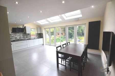 1 bedroom in a house share to rent - Photo 4