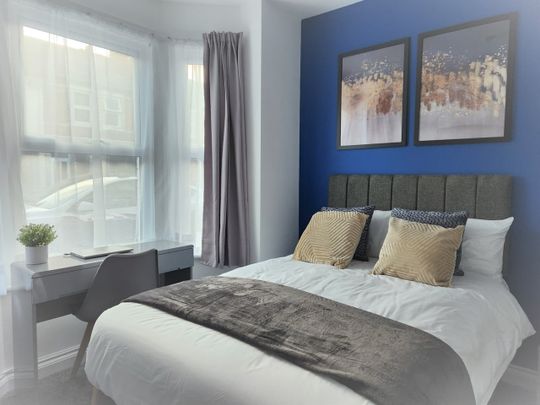 Room in a Shared House, Salisbury Road, RG30 - Photo 1