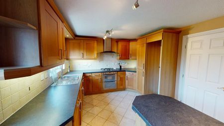 3 bedroom semi-detached house to rent - Photo 5
