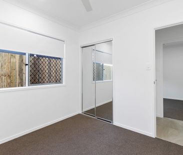 MODERNISED FAMILY LIVING IN SOUTH MACLEAN - Photo 5