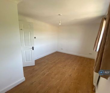 2 bedroom semi-detached house to rent - Photo 5